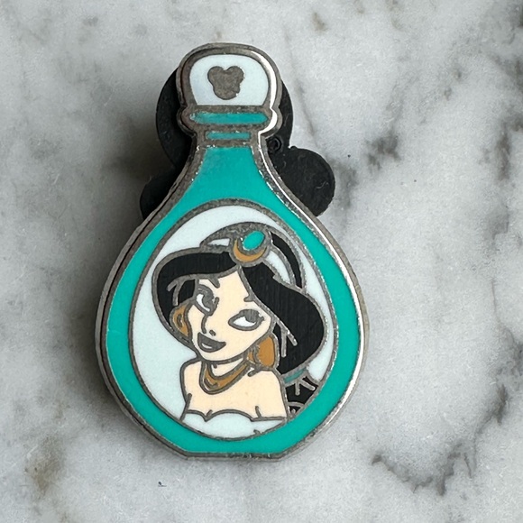 Jasmine in a bottle Disney Pin - Princess Jasmine Aladdin hidden Mickey - Picture 2 of 3